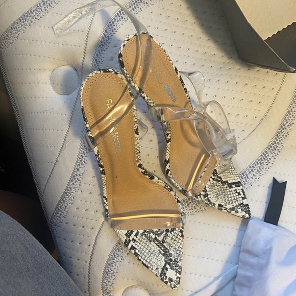 Zebra Pointed heels - Picture 4 of 4